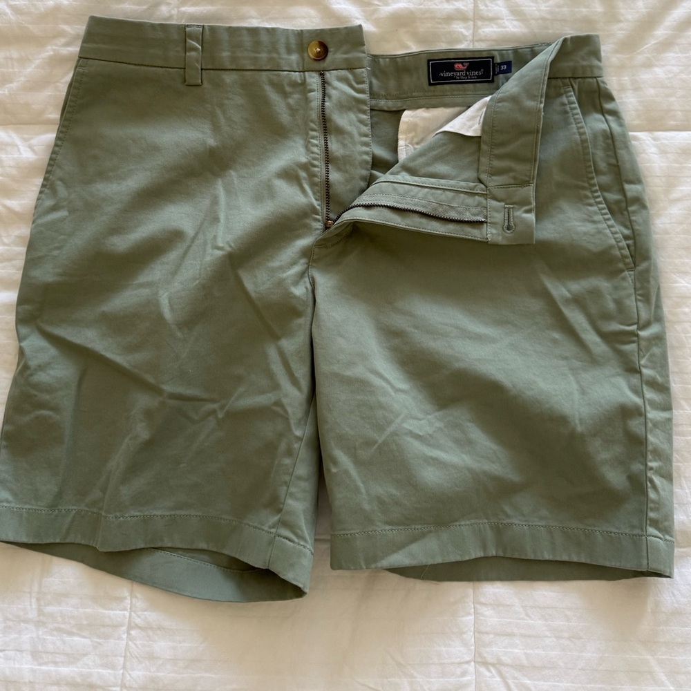 NWOT vineyard vines shirts in olive